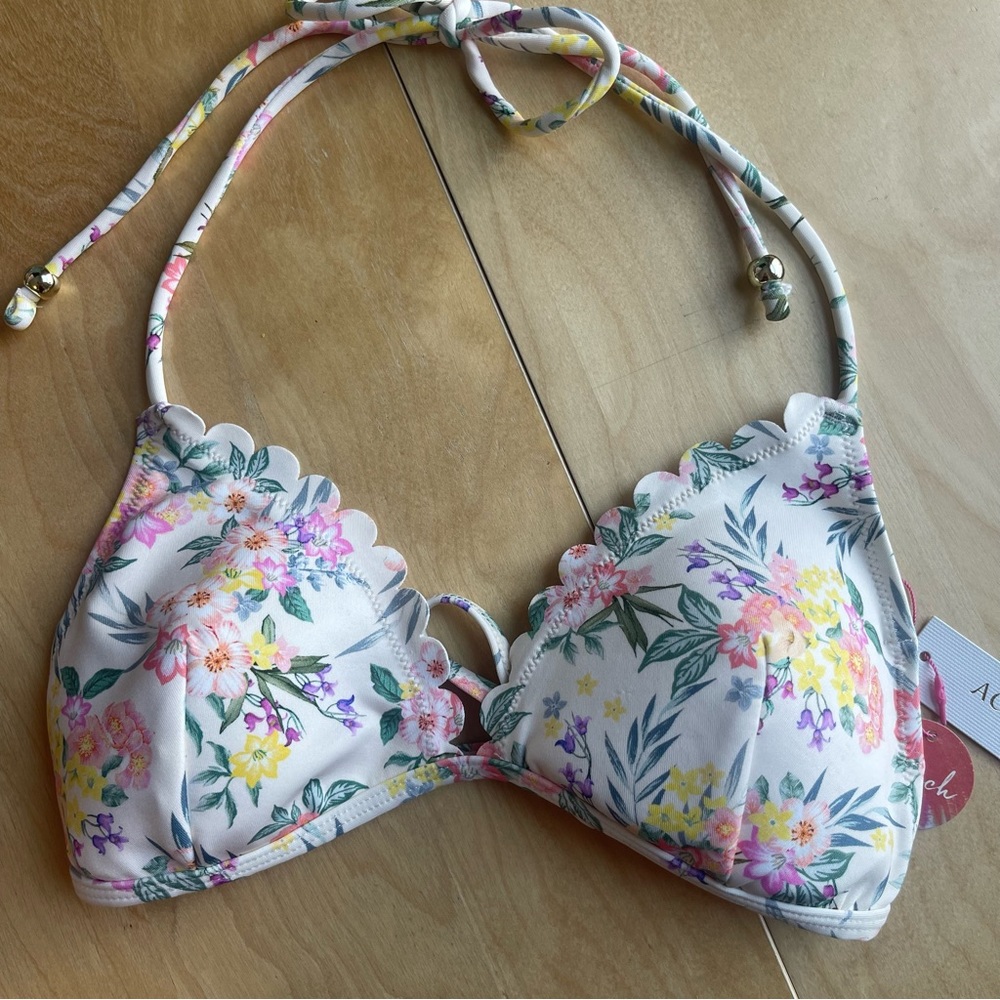 European Feminine sweet floral fixed triangle top with scallop edge